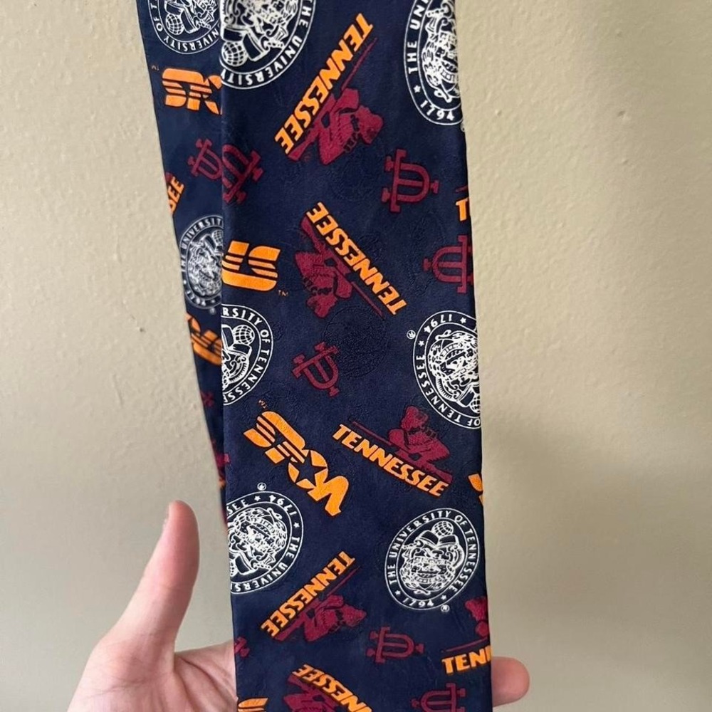 University of‎ Tennessee Volunteers Necktie J.T. Beckett NCAA Football